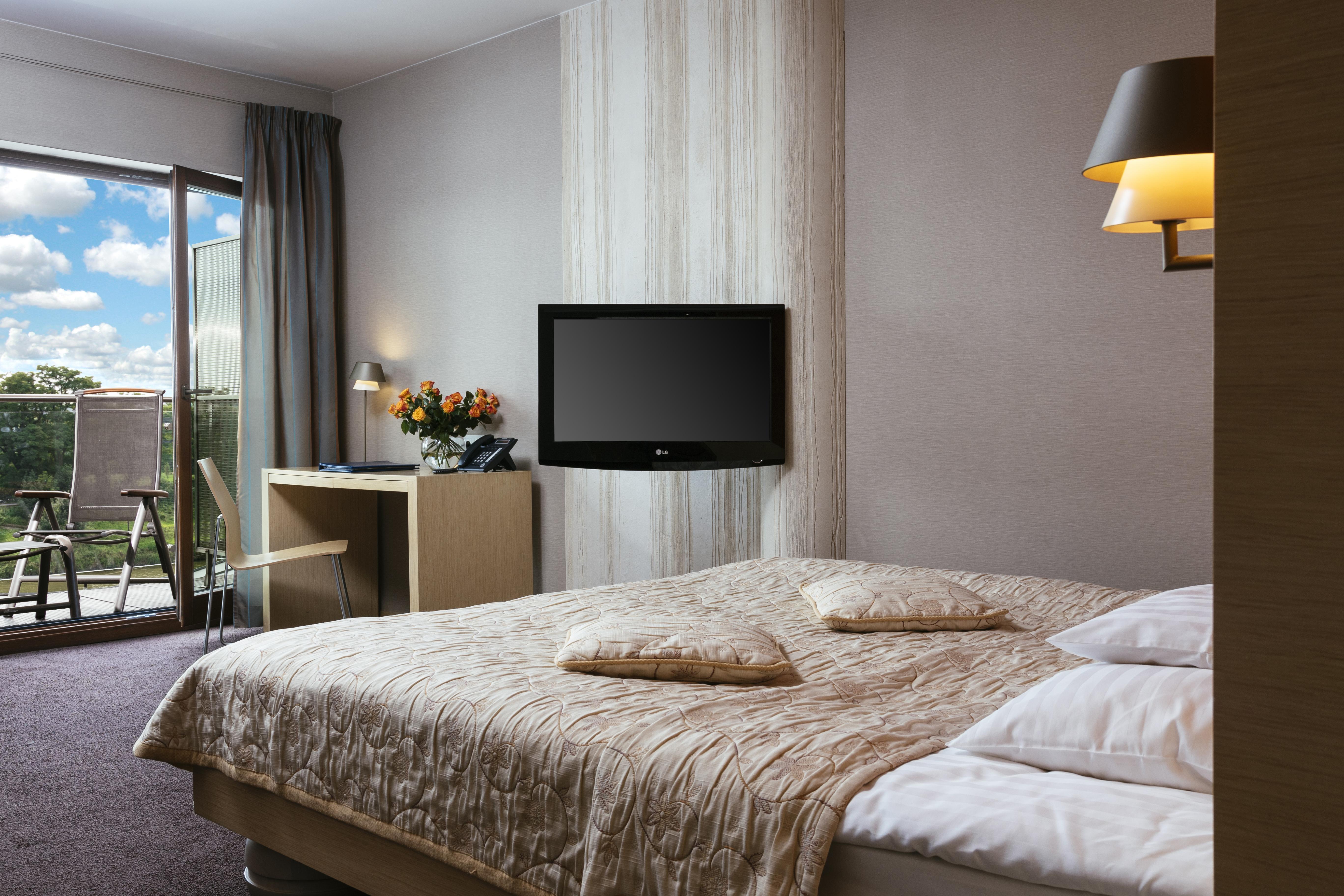 Niebieski Art Hotel & Spa Krakow Dış mekan fotoğraf A room at the hotel