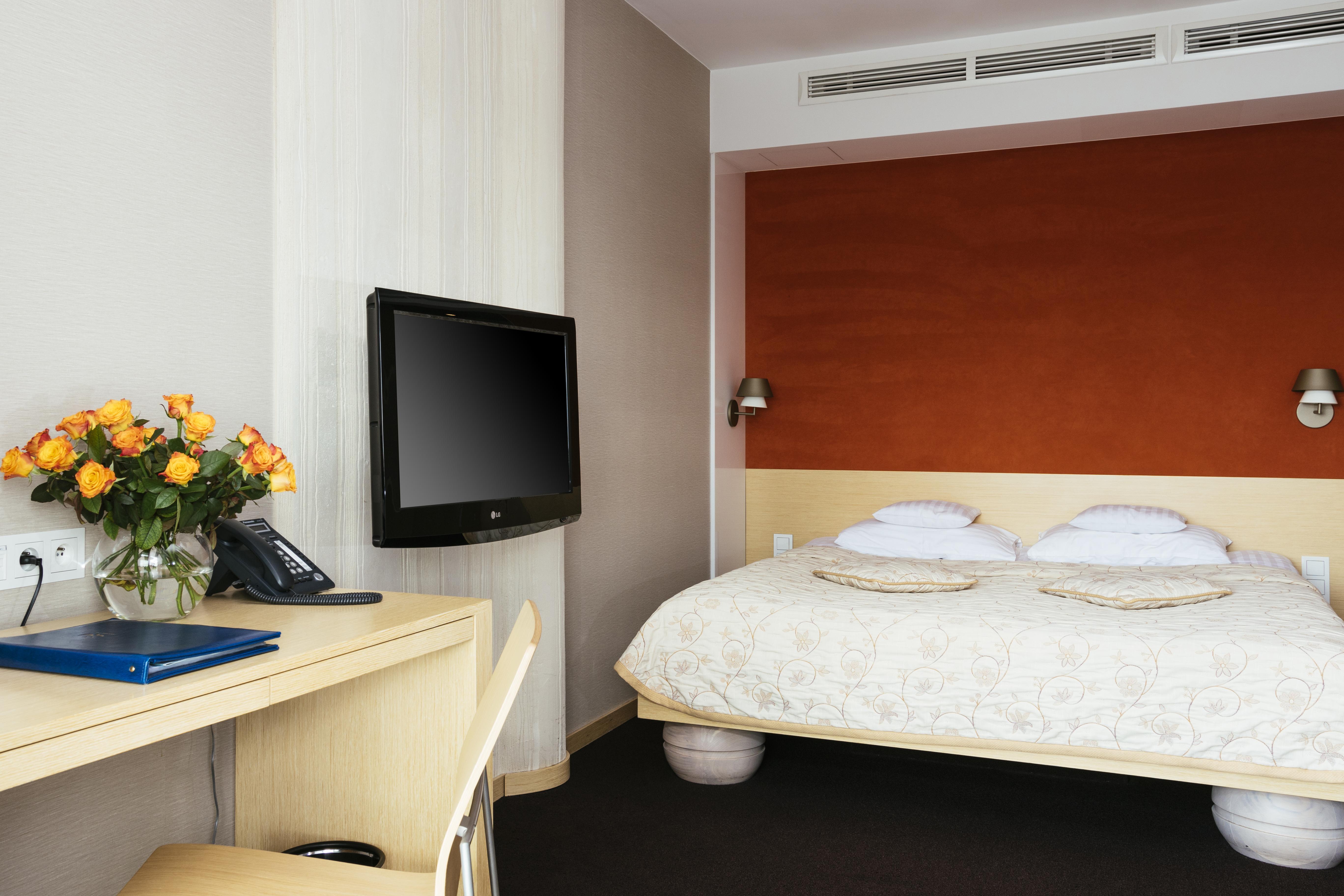 Niebieski Art Hotel & Spa Krakow Dış mekan fotoğraf A typical room at the hotel