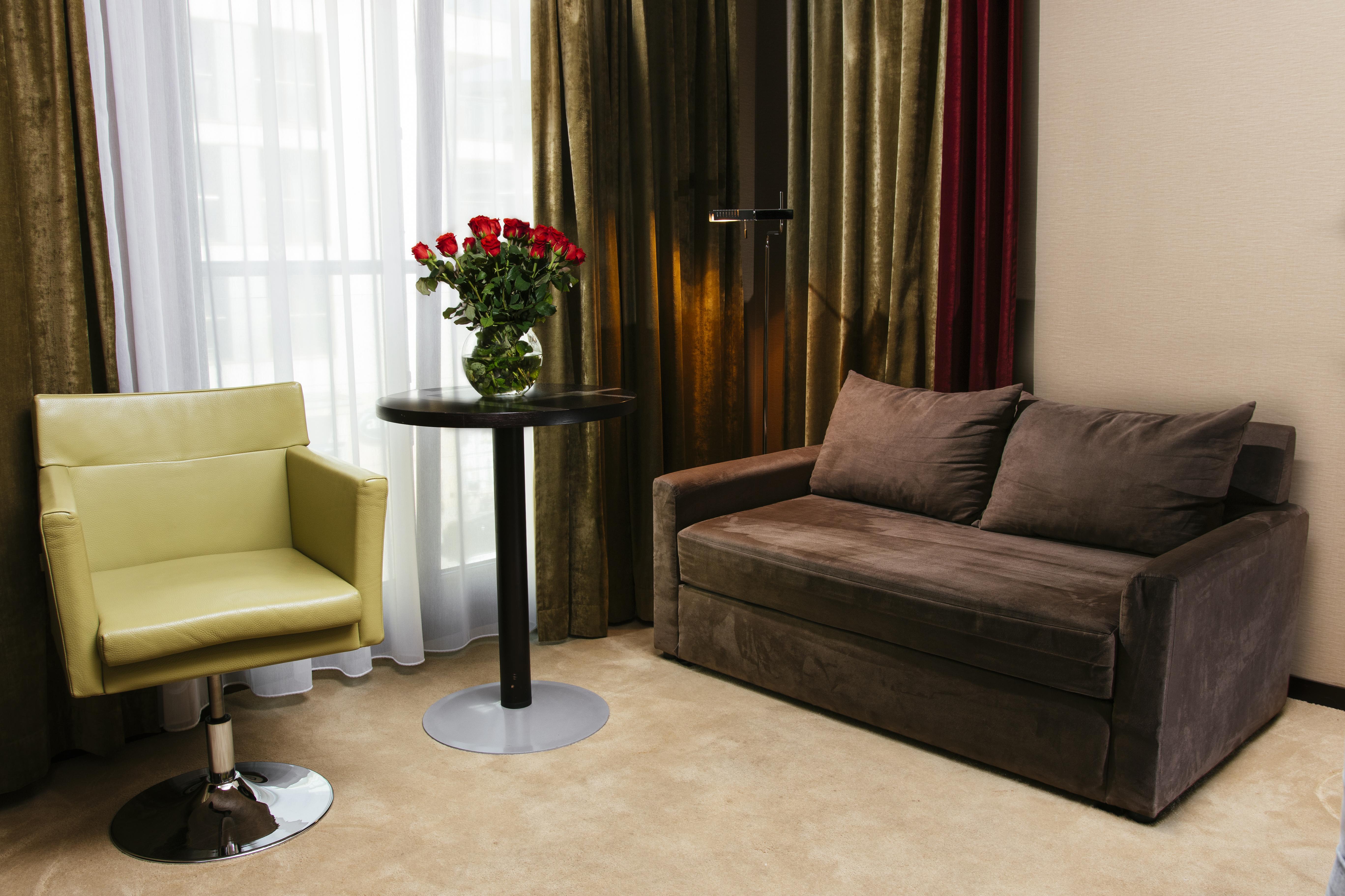 Niebieski Art Hotel & Spa Krakow Dış mekan fotoğraf A sofa bed