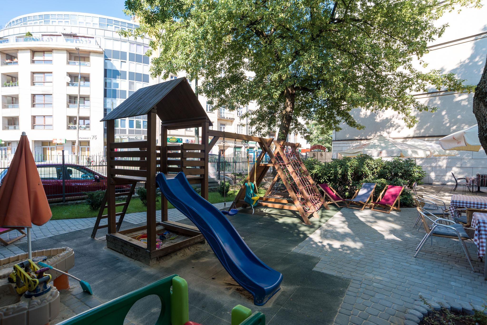 Niebieski Art Hotel & Spa Krakow Dış mekan fotoğraf Playground at the International School of Paris