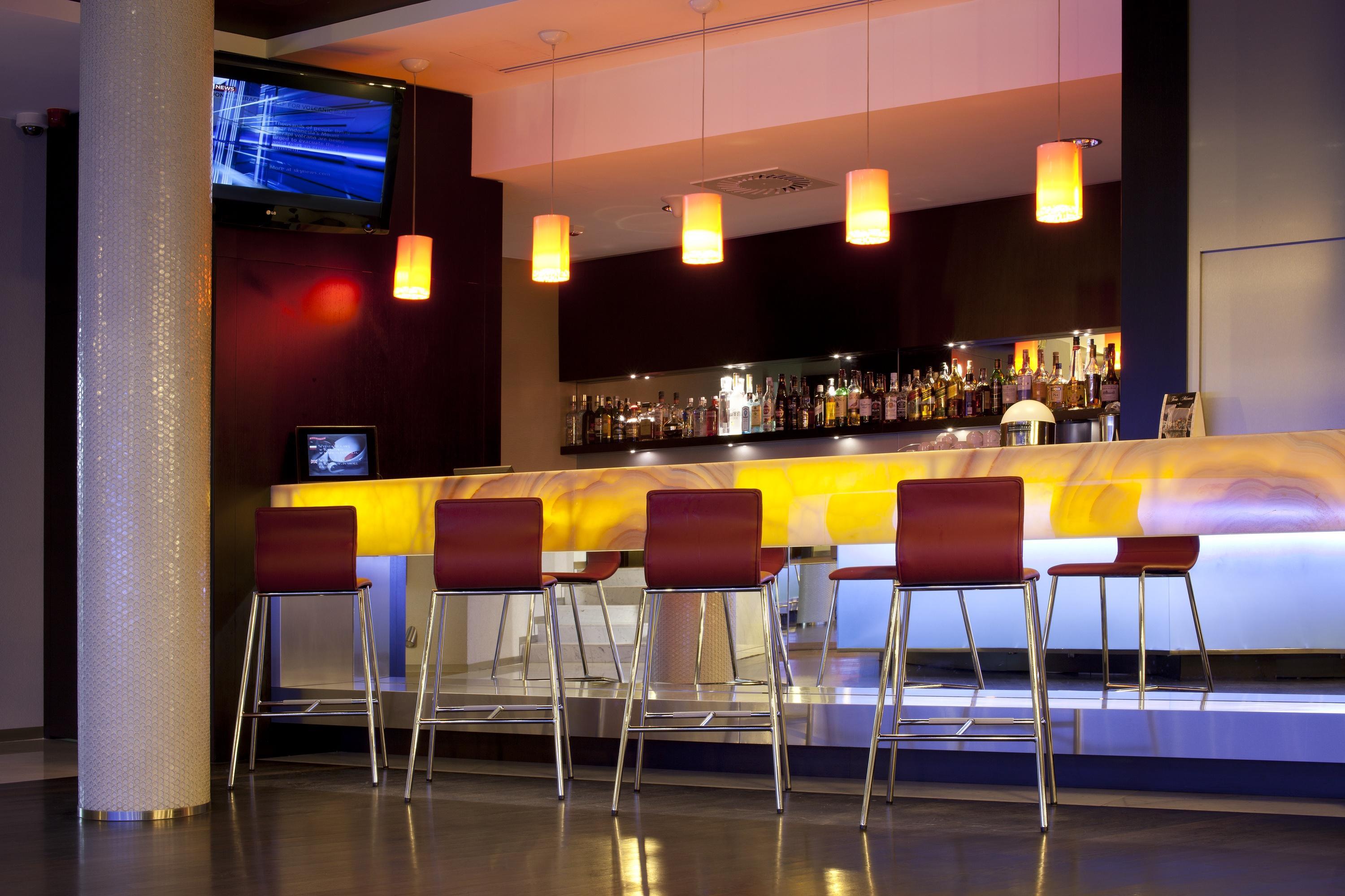 Niebieski Art Hotel & Spa Krakow Dış mekan fotoğraf The bar at the lounge